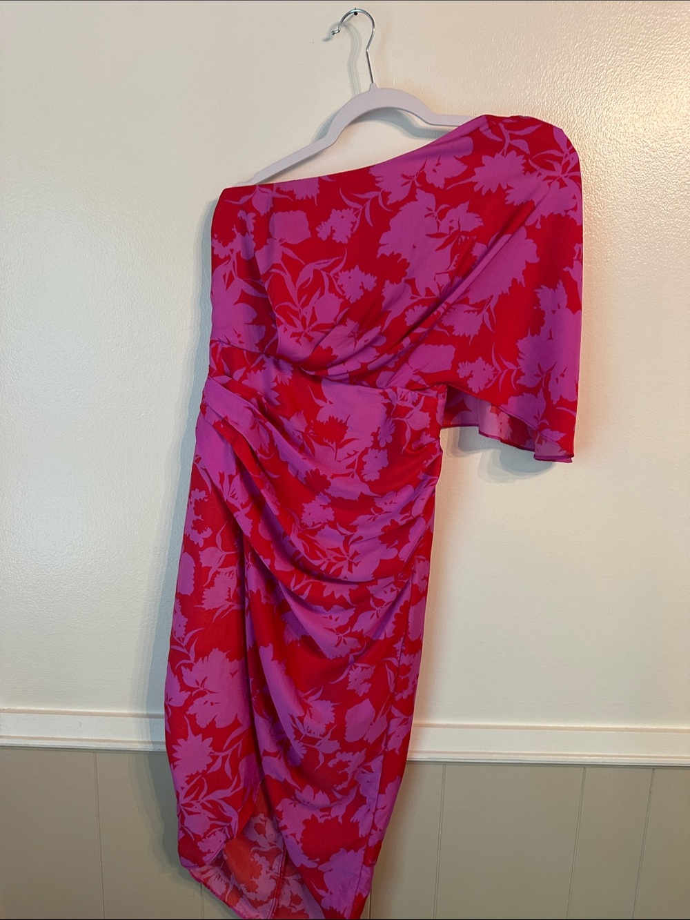 DO+BE One-Shoulder Floral Midi Dress in Pink and Red